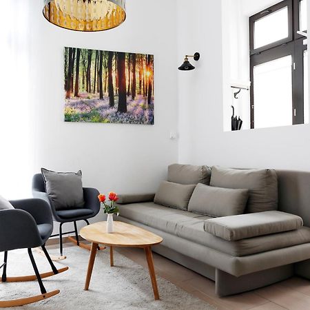 Nieb By Rockchair Apartments L Superhost Status L 3 Bedrooms Boxspringbeds 3 Bathrooms In Center "Kurfuerstendamm" - Cozy Family & Business Flair Welcomes You! Berlin Exterior foto