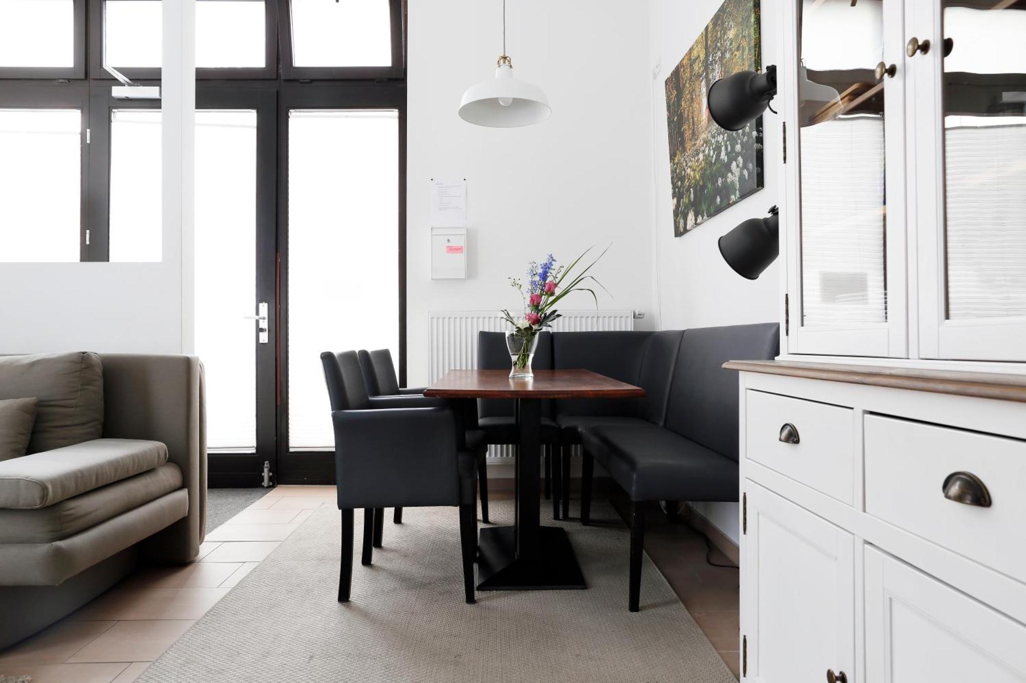 Nieb By Rockchair Apartments L Superhost Status L 3 Bedrooms Boxspringbeds 3 Bathrooms In Center "Kurfuerstendamm" - Cozy Family & Business Flair Welcomes You! Berlin Exterior foto