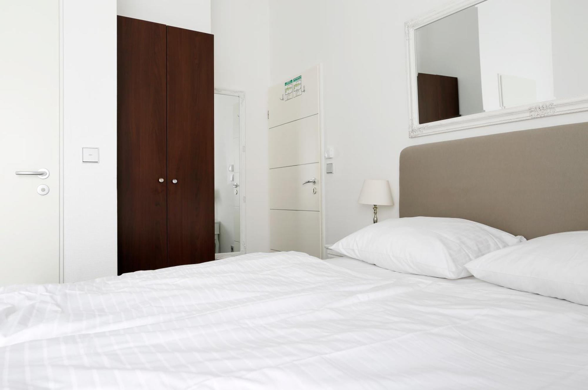 Nieb By Rockchair Apartments L Superhost Status L 3 Bedrooms Boxspringbeds 3 Bathrooms In Center "Kurfuerstendamm" - Cozy Family & Business Flair Welcomes You! Berlin Exterior foto